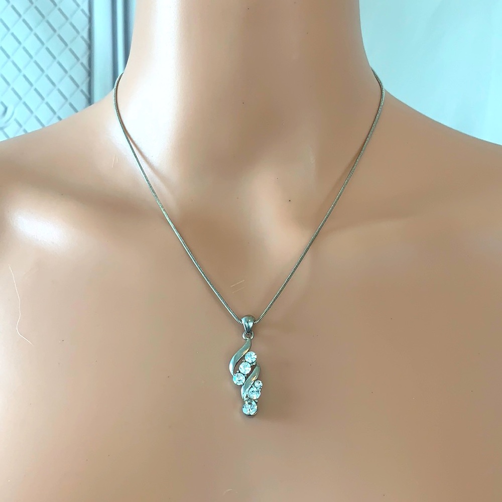 18kt Gold Plated White Stone Necklace